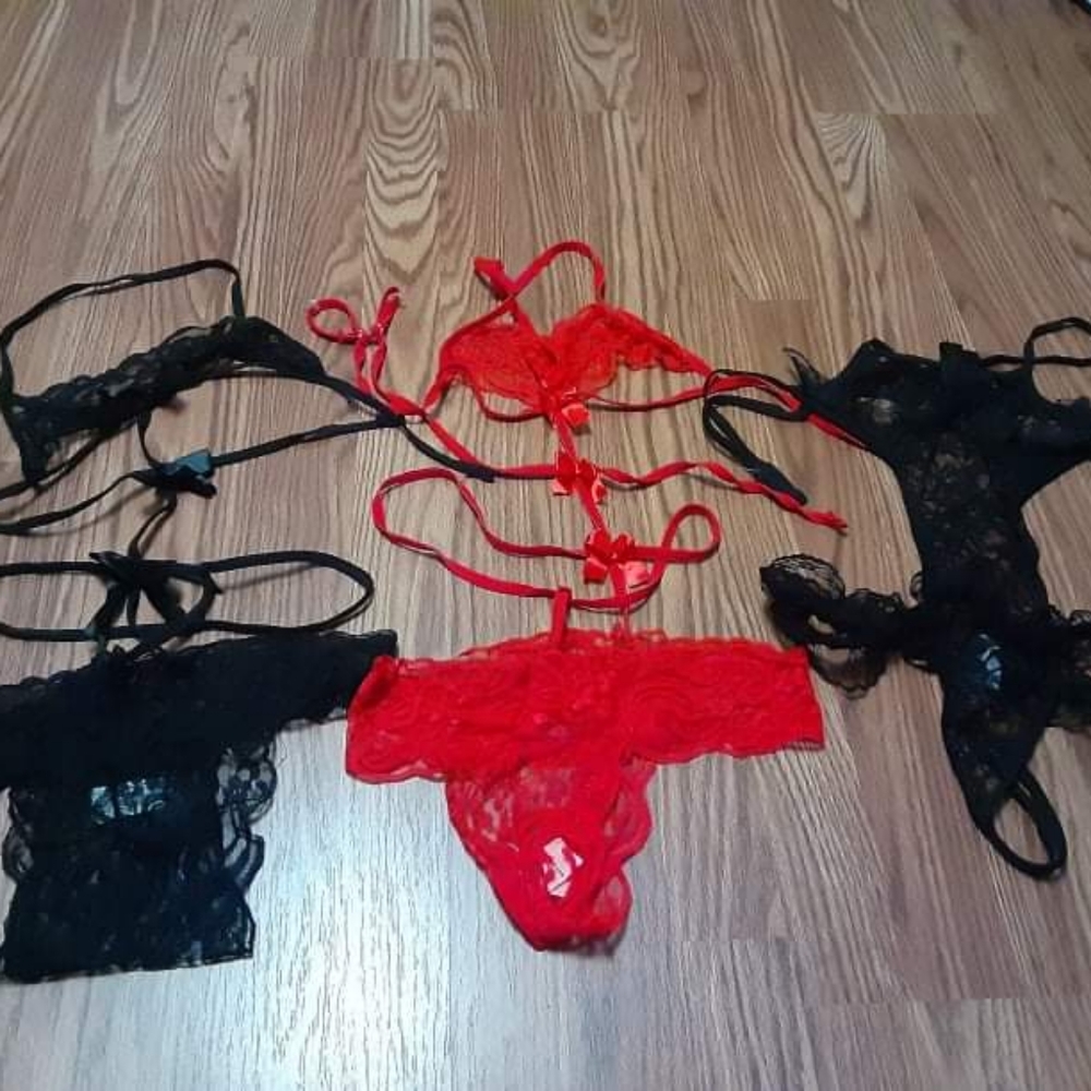 Assorted lot of three sleep wear